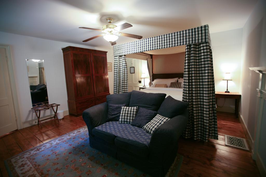 King Room with Spa Bath