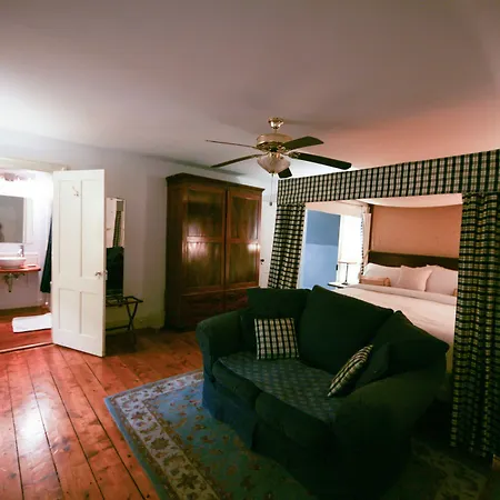 The Stone House Bed And Breakfast-3